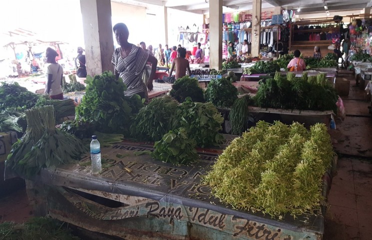 Pedagang Pasar Tradisional Protes Swalayan Ikut Jualan Sayur